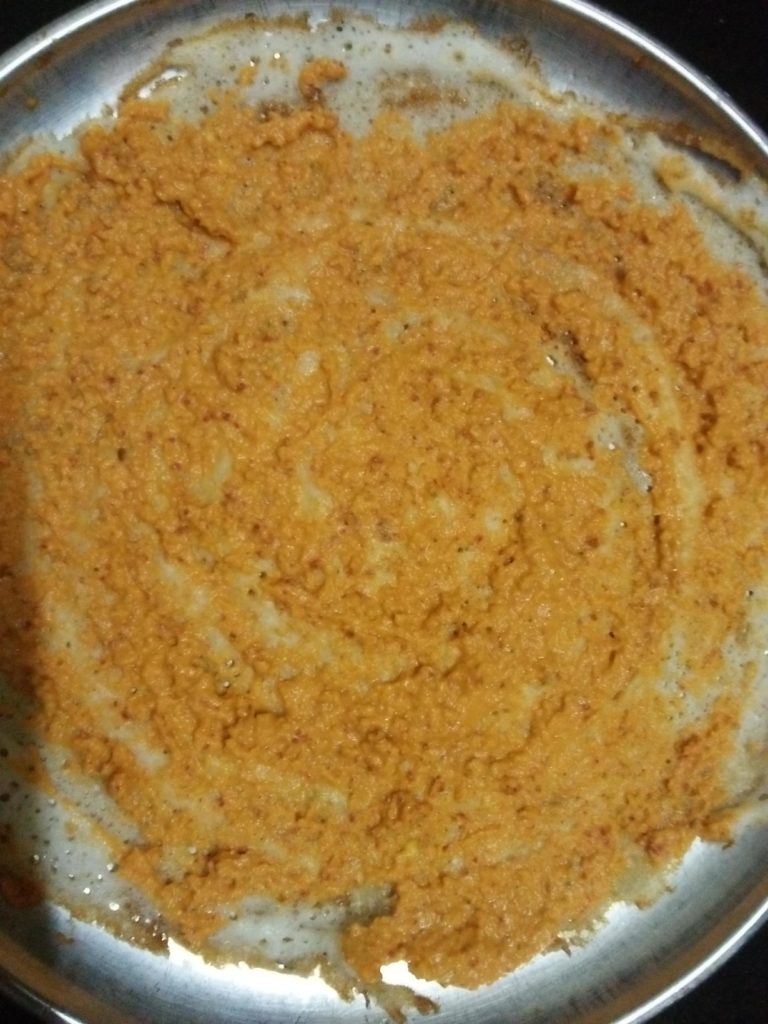 Mysore chutney applied on the dosa