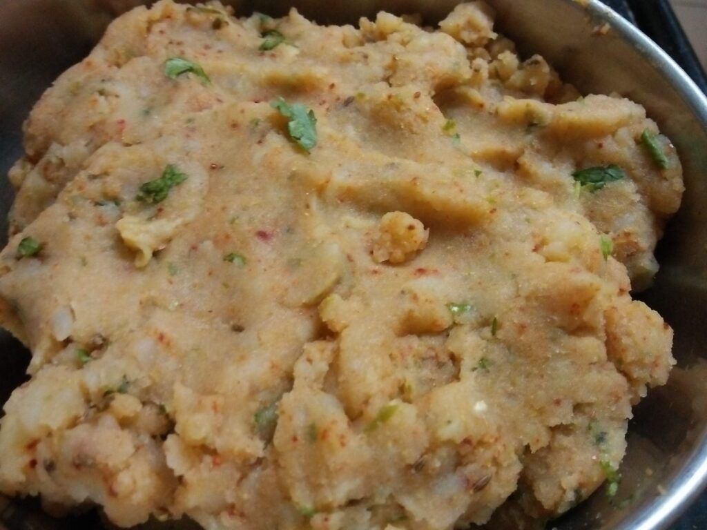 Mashed potato mix prepared for aloo paratha