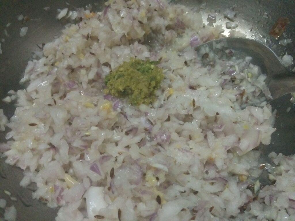 CHOPPED ONIONS FOR PALAK PANEER